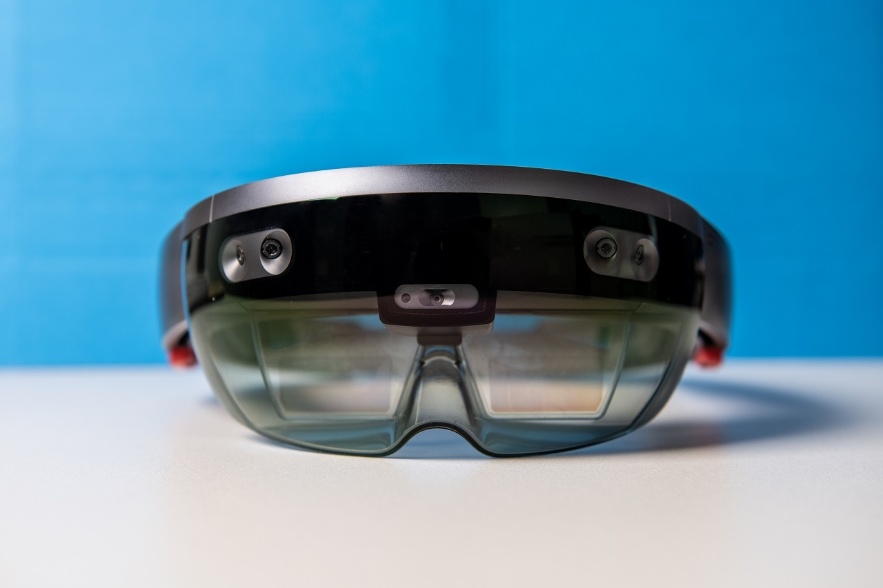 AR-Brille mit Gläsern und Kameras