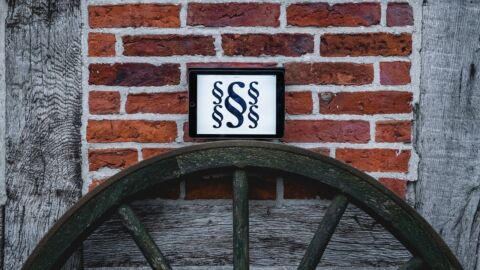 Landwirt*innen müssen eine Vielzahl an Gesetzen beachten. Die Datenbank des Zukunftslabors Agrar soll sie dabei unterstützen. Quelle: Imke Folkerts